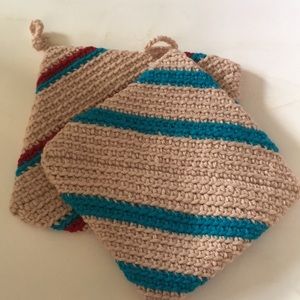 🐠 2 handcrafted potholders